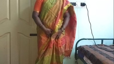 인도의 desi 하녀 에 표시 그녀의 자연의 가슴 에 집 owner